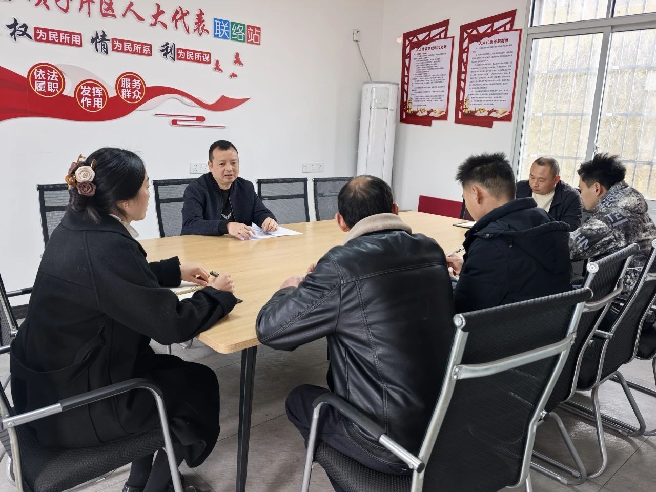 新農領頭人卿勇:牽頭成立經濟聯合社,盤活黑溜寶李子園110畝,集體經濟增收30萬元(圖1) 微信圖片_20250426072603.jpg